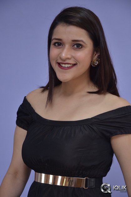 Mannara-Chopra-at-Rogue-Movie-Success-Meet